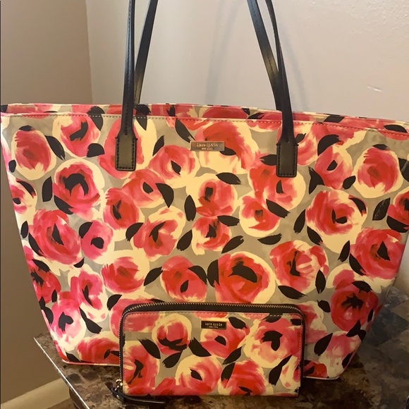 Kate Spade purse and matching wallet - Picture 1 of 3